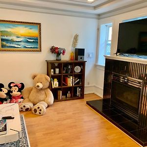 One Bedroom Queen Bed Sharing Washroom In Tiger Sweet House License##